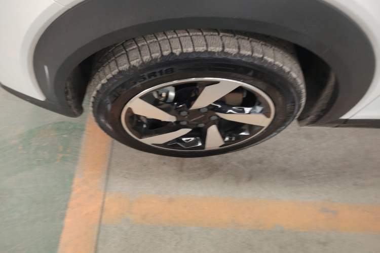 Used Lynk & Co 06 EM-P 2020 PHEV Plus Left Front Wheel Hub