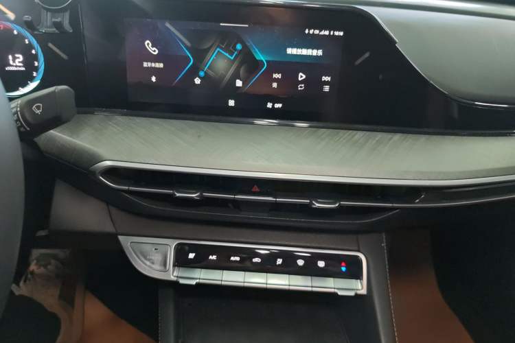 Used CHANGAN Eado 2023 Changan Edition PLUS Blue Whale NE 1.4T GDI DCT Prestige Version
