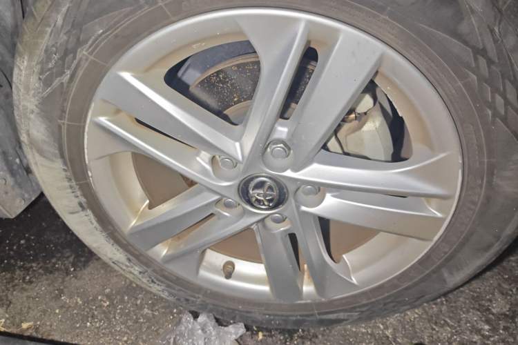 Used Toyota Levin 2021 185T CVT Luxury Edition Right Front Wheel Hub