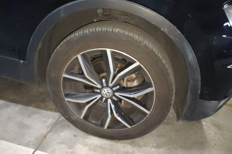 Used Volkswagen Tiguan L 2019 330TSI Automatic Two-Wheel Drive Smart Luxury Version China V Emission Standard