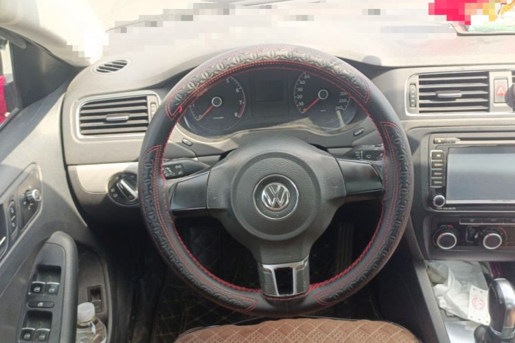 Used Volkswagen Sagitar 2014 1.6L Automatic Comfort Model Steering Wheel