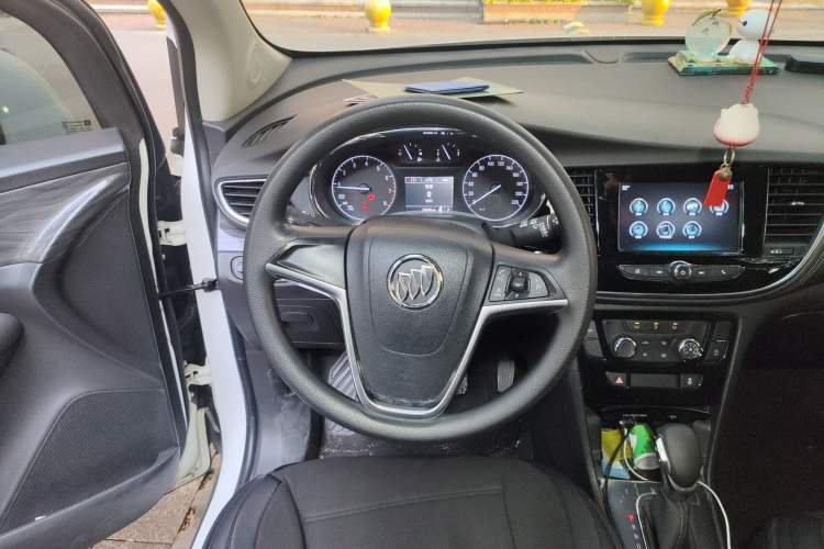 Used Buick Encore 2018 18T Automatic Two-Wheel Drive Urban Leading Model Steering Wheel