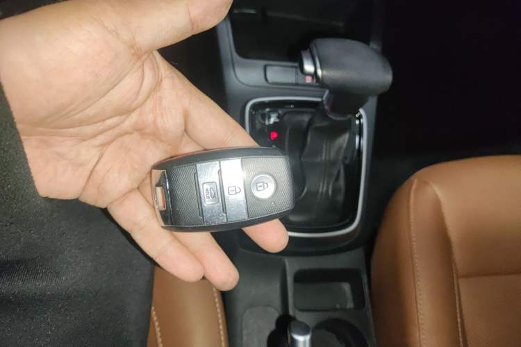 Used Kia KX Cross 2017 1.4L AT GLS