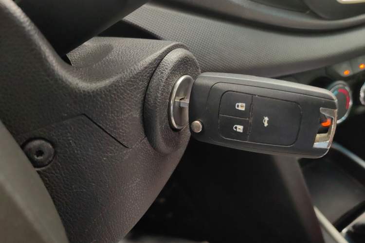 Used Chevrolet Cavalier 2019 320 Automatic Enjoyment with Sunroof Vehicle Key