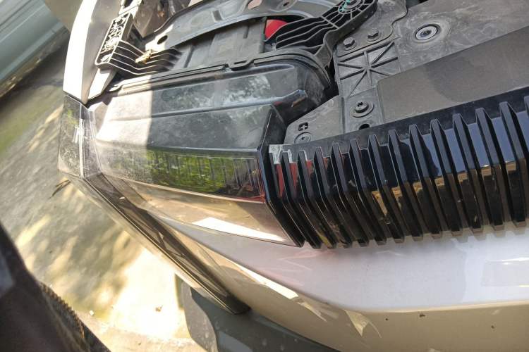 Used iCAR 03 2024 401km Two-Wheel Drive Standard Advanced Version Right Front Headlight