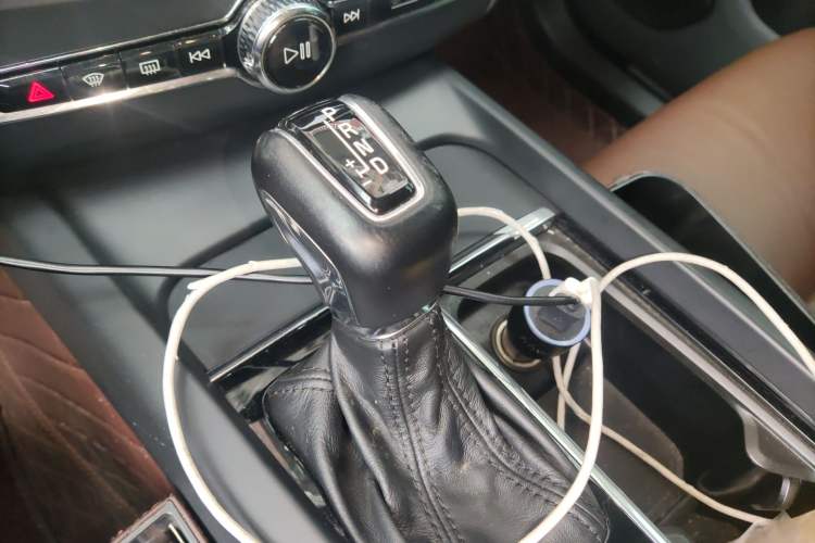 Used Volvo XC60 2019 T5 4x4 Smart Edition China V Standard Gear Lever