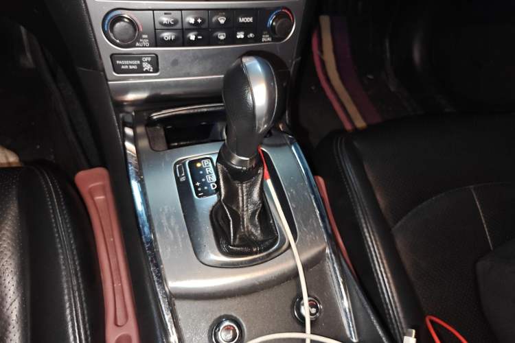 Used Infiniti G Series 2013 G25 Sedan Luxury Sport Edition Gear Lever