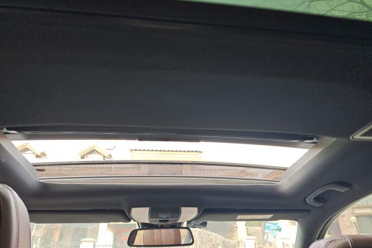 Used Mercedes-Benz E-Class 2015 Facelift E 260 L Luxury Edition