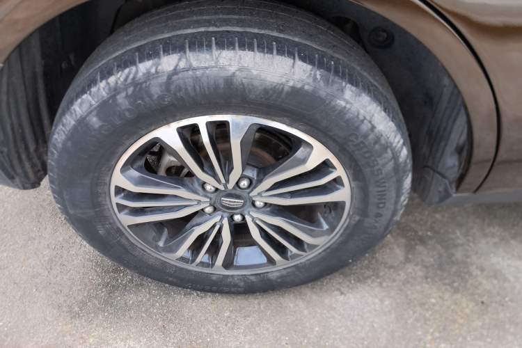 Used Geely Auto Vision X6 2016 1.8L Manual Luxury Model
