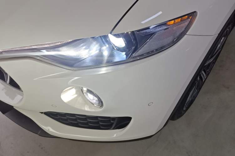 Used Maserati Levante 2021 3.0T Standard Edition Left Front Headlight