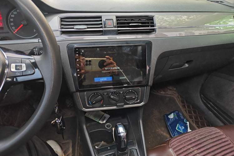 Used Volkswagen Santana 2018 1.5L Automatic Comfort Edition Audio And AC Panel