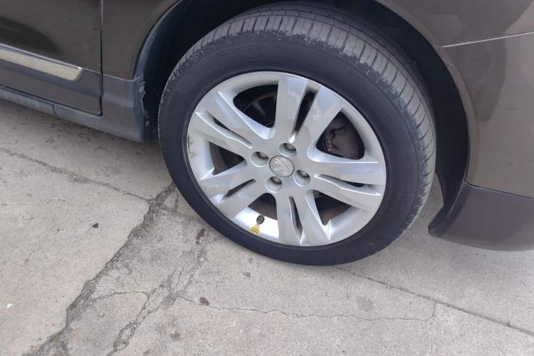 Used Peugeot 3008 2013 2.0L Automatic Trend Edition Right Front Wheel Hub