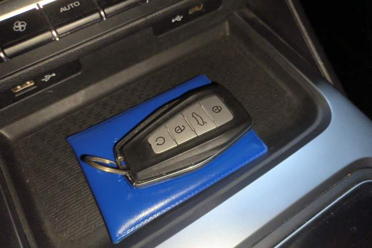 Used Geely Auto Haoyue 2022 1.8TD Automatic Prestige 7-Seater Vehicle Key