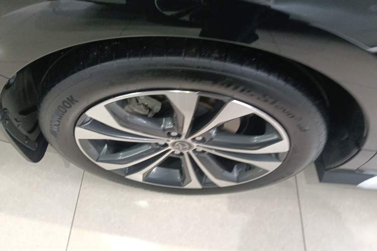 Used Toyota Granvia 2023 2.5L Hybrid Prestige PLUS Edition
