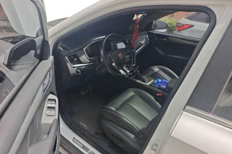 Used Roewe RX5 2016 20T Two-Wheel Drive Automatic Internet Smart Edition
