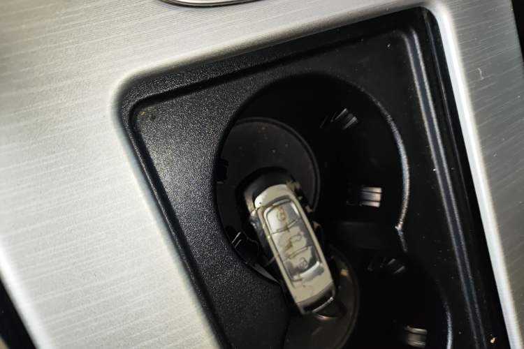 Used Geely Auto Emgrand X7 Sport 2018 1.8TD Automatic Two-Wheel Drive Smart Connect 4G Internet Edition