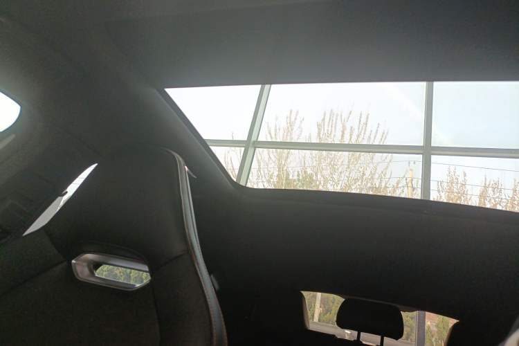 Used CHANGAN UNI-V 2025 1.5T 500Bar High-Energy Version