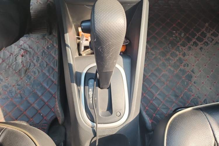 Used Venucia R50X 2013 1.6L Automatic Model
