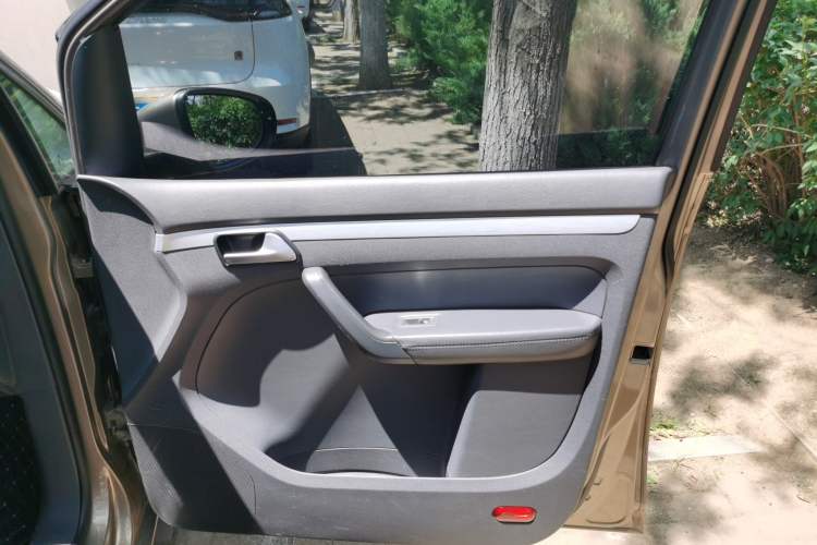 Used Volkswagen Touran 2015 1.4T DSG Comfort Edition 5 Seats