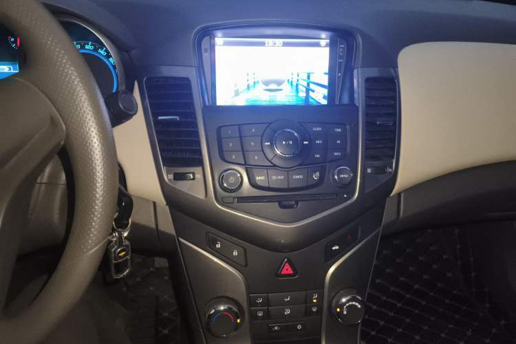 Used Chevrolet Cruze 2015 1.5L Classic SE MT
