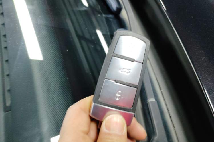 Used Volkswagen Magotan 2015 2.0 TSI Prestige Model Interior 1