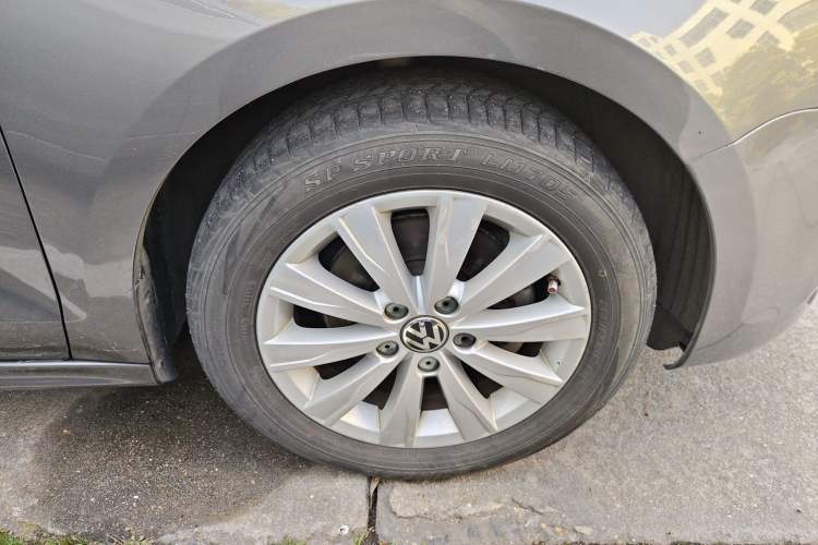 Used Volkswagen Sagitar 2014 Revised Version 1.4TSI Automatic Luxury Edition
