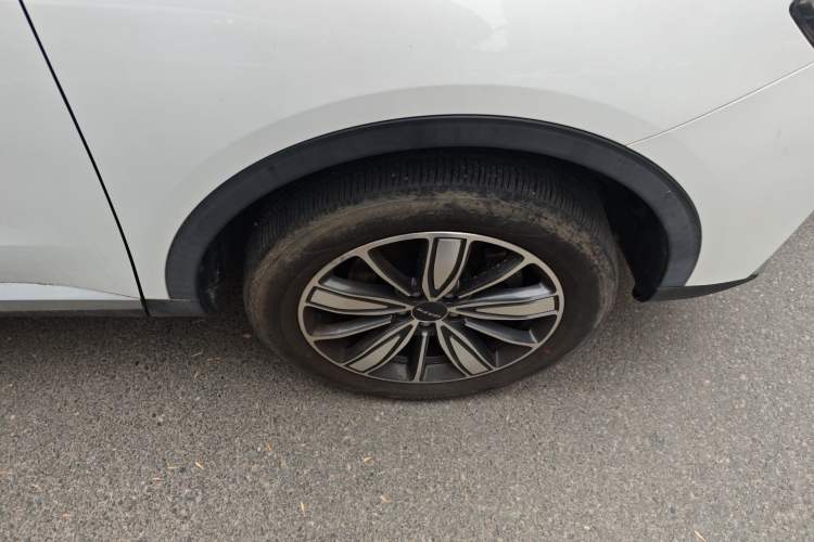 Used Haval H6 2021 1.5 GDIT Automatic Luxury Edition Right Front Wheel Hub