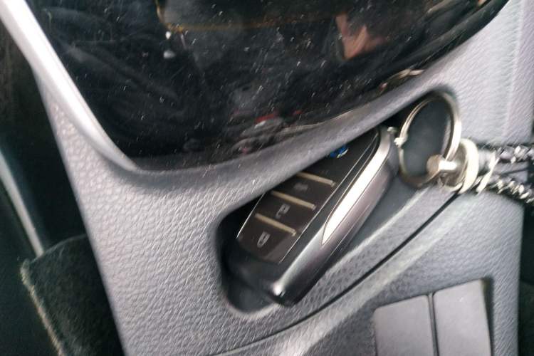 Used Toyota Levin 2017 Revised Dual-Engine 1.8H GS-L E-CVT Leading Edition China V Standard
