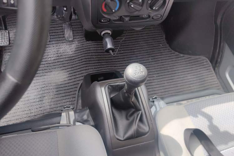 Used Wuling Rongguang Small Truck 2023 1.5L Single-Row LAR