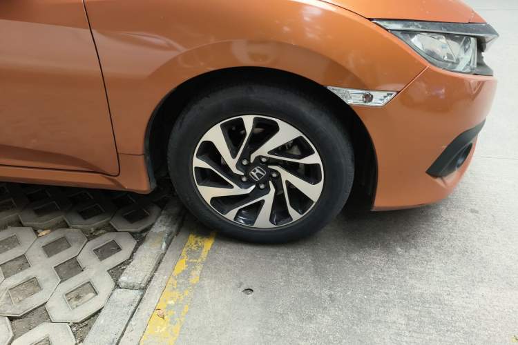 Used Honda Civic 2016 220TURBO CVT Luxury Edition
