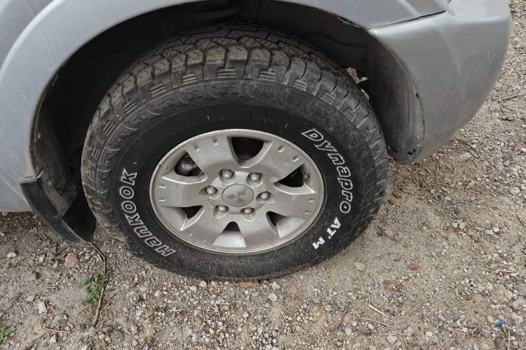 Used Mitsubishi Pajero 2008 V73 3.0L MT GL Right Front Wheel Hub