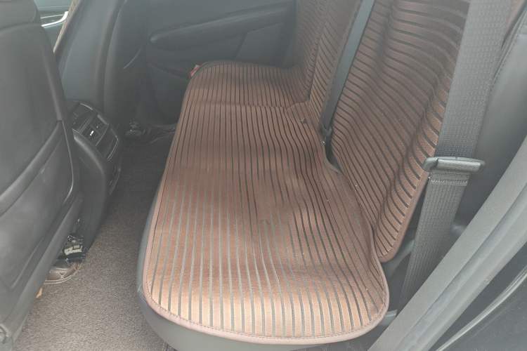 Used Cadillac XT5 2018 28T Four-Wheel Drive Luxury Model Left Rear Seat