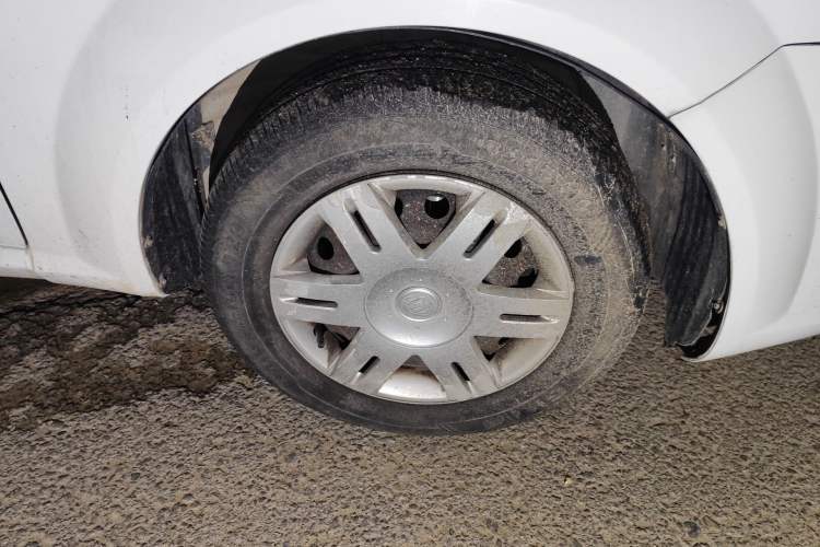 Used Buick Excelle 2013 1.5L Automatic Classic Model Right Front Wheel Hub