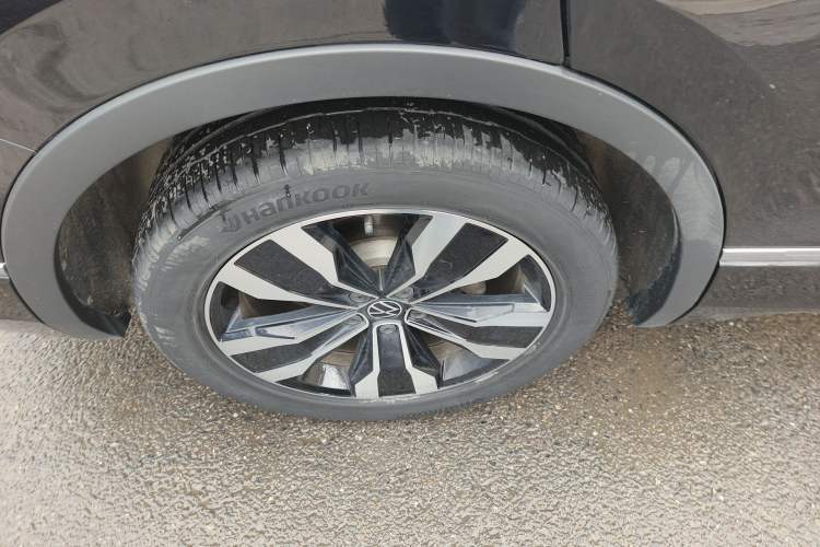 Used Volkswagen Tiguan L 2024 330TSI Automatic Two-Wheel Drive R-Line Enhanced Edition Exterior 5