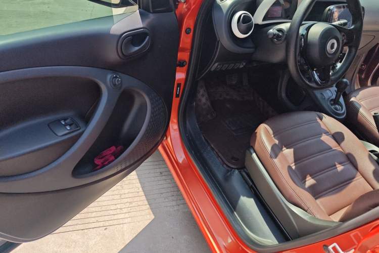 Used smart forfour 2016 1.0L 52 kW Dynamic Edition
