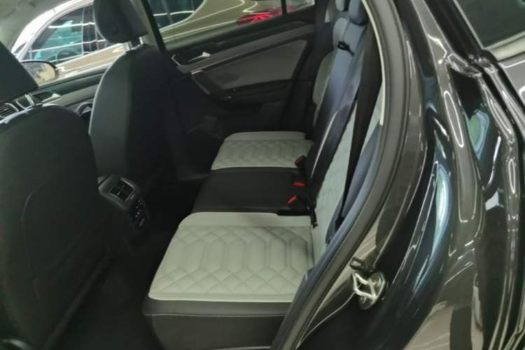 Used Volkswagen Tayron 2023 300TSI Two-Wheel-Drive Luxury Plus Advanced Edition Left Rear Seat