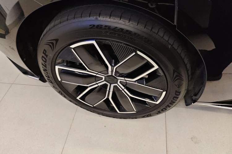 Used Avatr 12 2023 650 Three-Laser Four-Wheel Drive Performance Edition Right Rear Wheel Hub