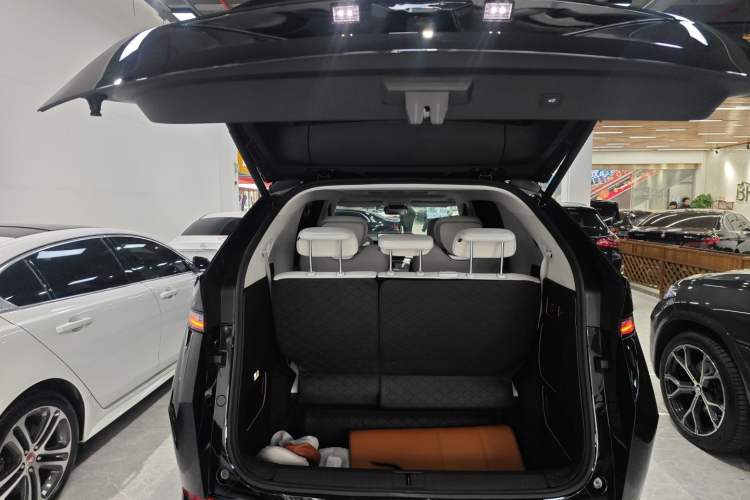 Used XPeng X9 2024 610 Long-Range Max
