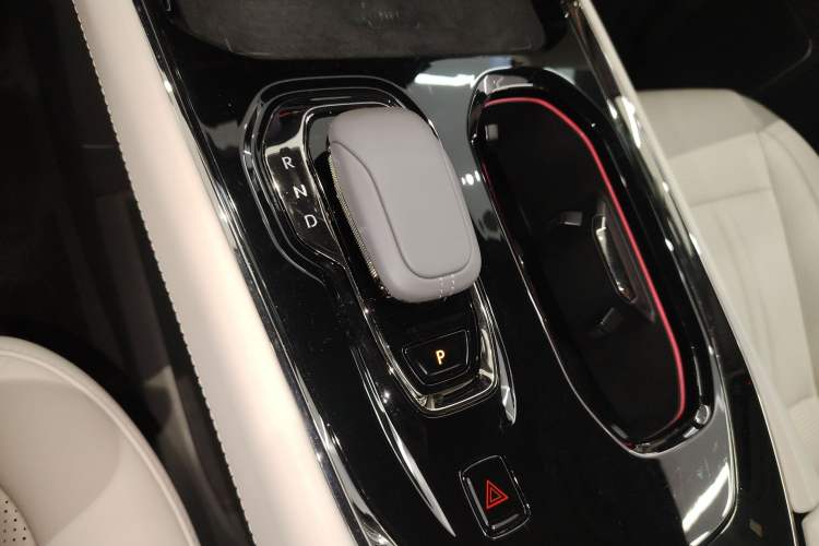 Used Zeekr 009 2022 WE Edition Gear Lever