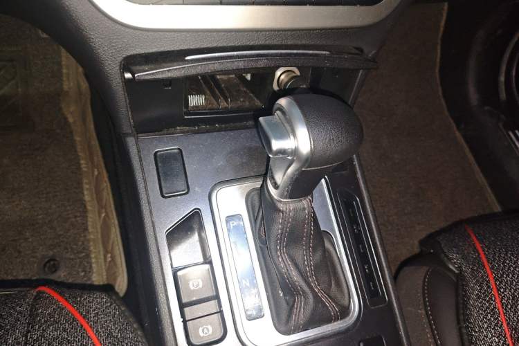 Used Haval H6 Coupe 2018 Blue Label 1.5T Automatic Two-Wheel Drive Luxury Model Gear Lever