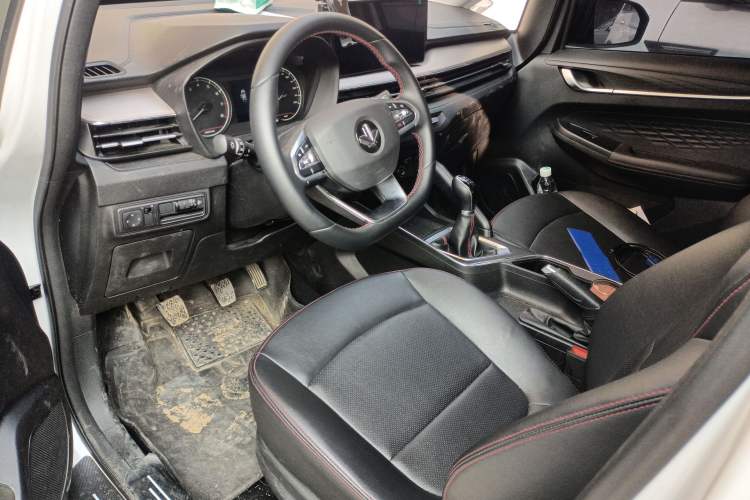 Used Livan X3 PRO 2022 1.5L Manual Little Cutie
