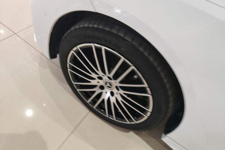 Used Mercedes-Benz C-Class 2023 Second Facelift C 260 L Sport Edition Left Front Wheel Hub