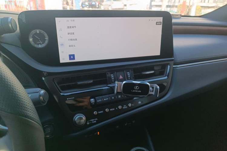 Used Lexus ES 2024 200 Premium Edition Audio And AC Panel