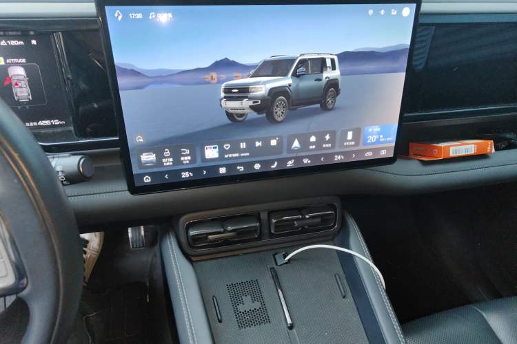 Used Formula Leopard Leopard 5 2023 Navigator Edition
