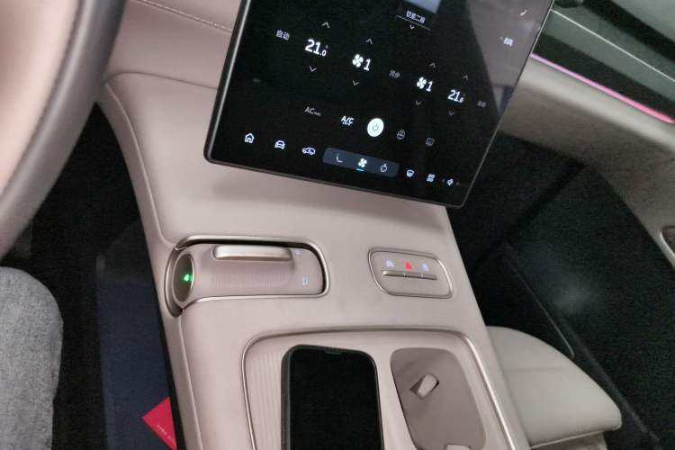 Used Nio ES8 2024 75 kWh Gear Lever