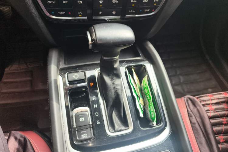 Used GAC Trumpchi GS7 2017 280T Two-Wheel Drive Luxury Model Gear Lever