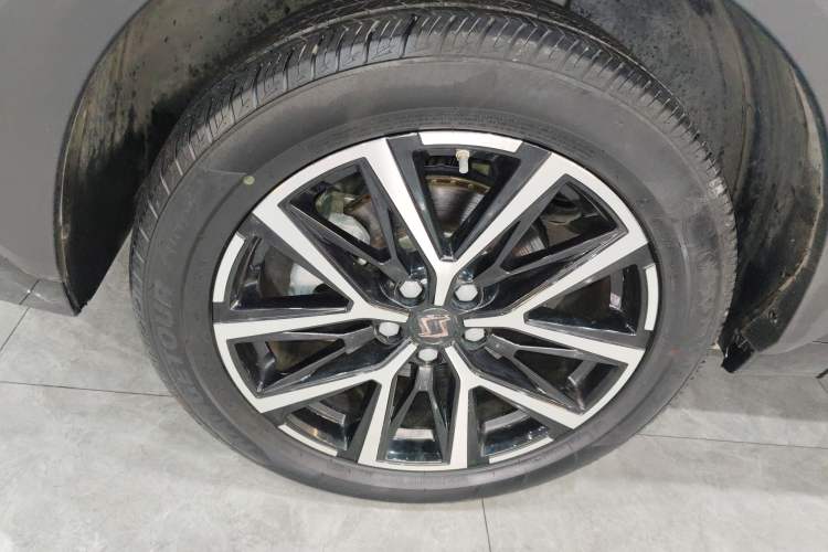 Used SOL X8 PLUS 2023 1.5 TGDI DCT Smart Home Edition 7-Seater