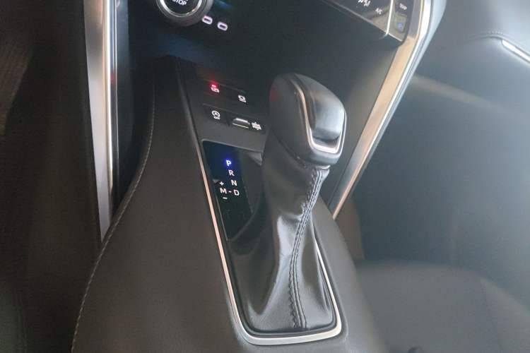 Used Toyota Venza 2023 2.0L CVT Two-Wheel Drive Luxury Edition