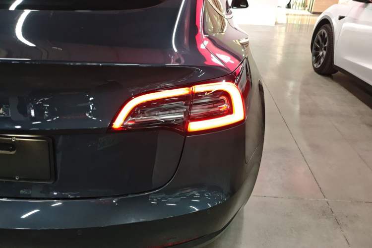Used Tesla Model 3 2019 Long-Range Rear-Wheel-Drive Version