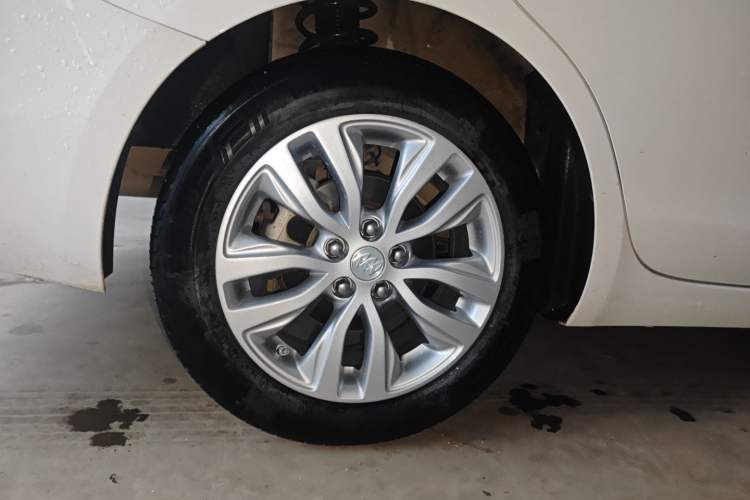 Used Buick GT 2019 18T Automatic Connected Elite Model China VI Standard Right Rear Wheel Hub